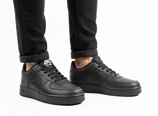 Nike Air Force - Triple Black Sneakers